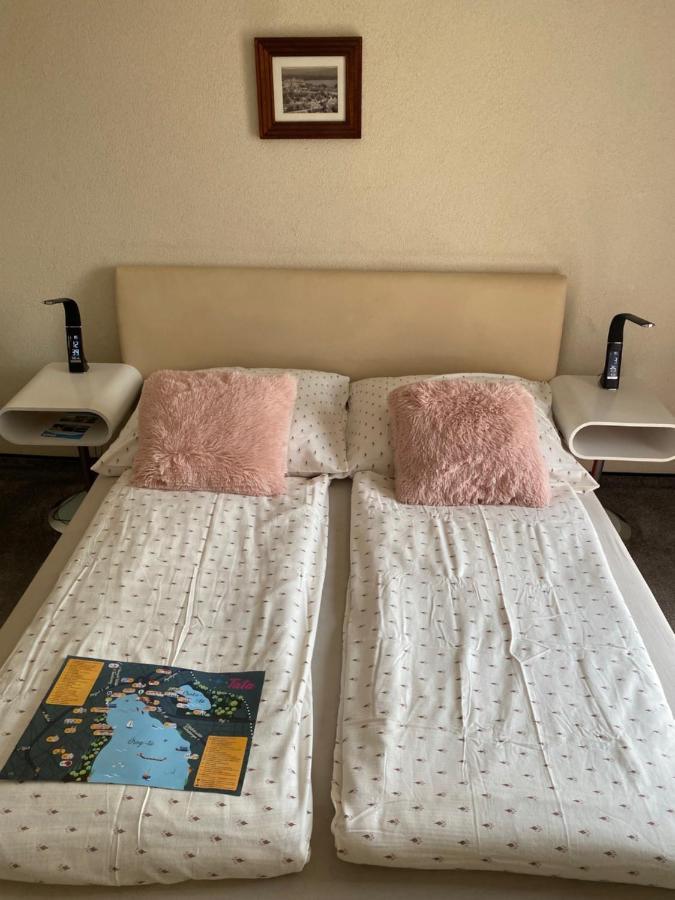 Panzio Tata Bed & Breakfast Eksteriør bilde
