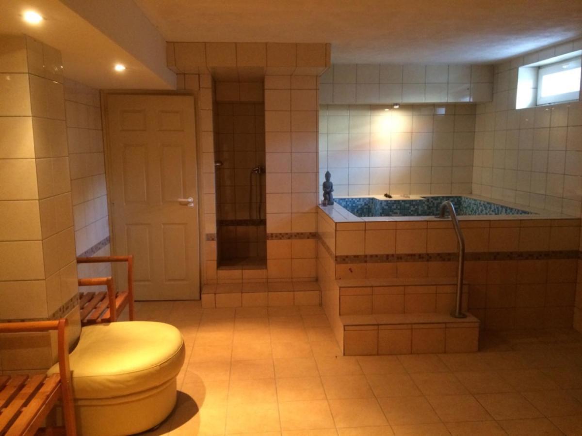 Panzio Tata Bed & Breakfast Eksteriør bilde